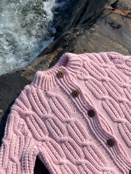 kardiganr na drutach wloczka novita 7 sisters woolloop.jpg kardiganr na drutach wloczka novita 7 sisters woolloop.jpg