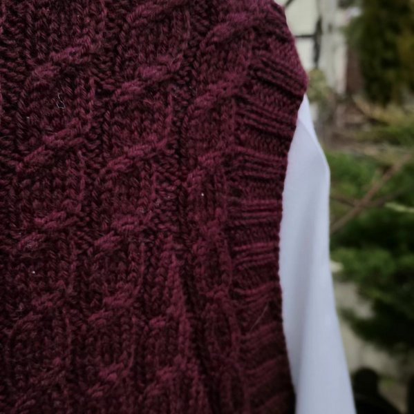 kazmizelka z warkoczami Laine Novita DK woolloop (2) kazmizelka z warkoczami Laine Novita DK woolloop (2)