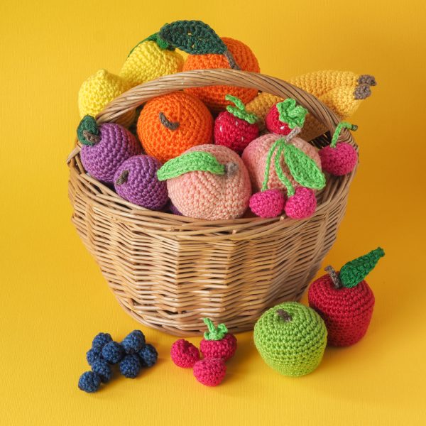 owocowe amigurumi z wloczek Yarn and colors