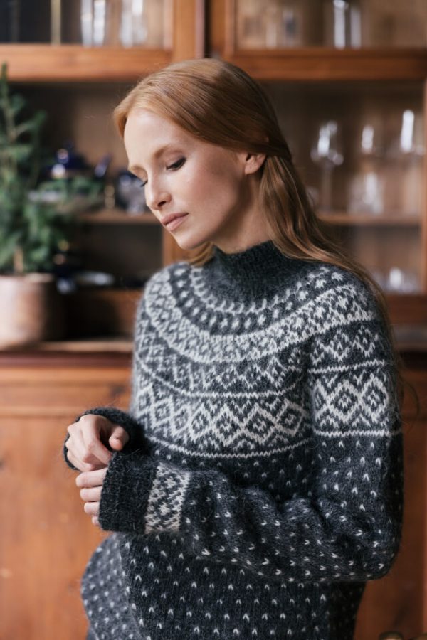 sweter z islandzkiej welny Islandic Wool novita woolloop