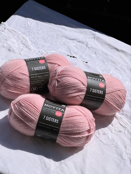 wloczka novita 7 sisters woolloop.jpg wloczka novita 7 sisters woolloop.jpg